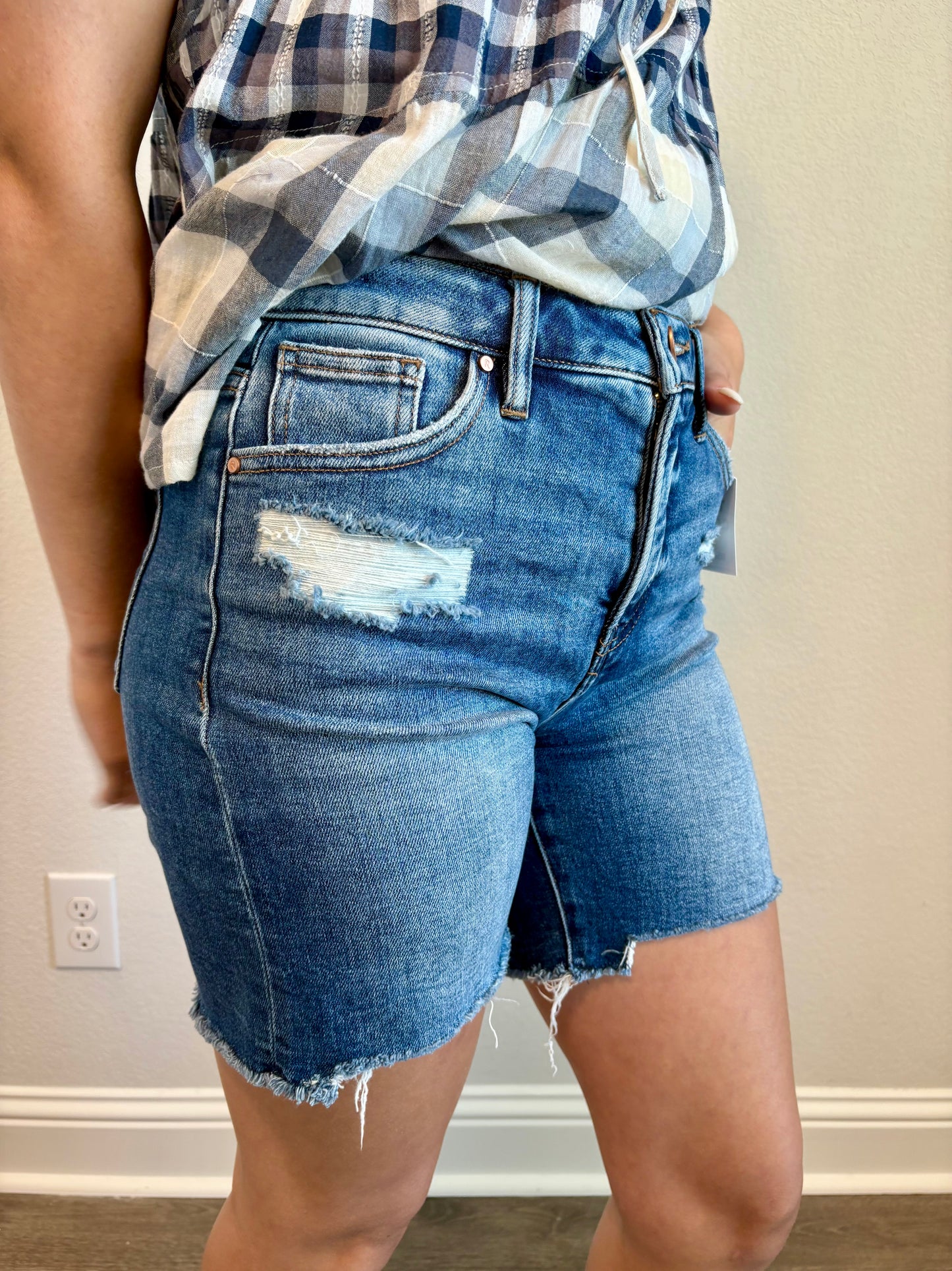 Emmy Mid Lenth Shorts