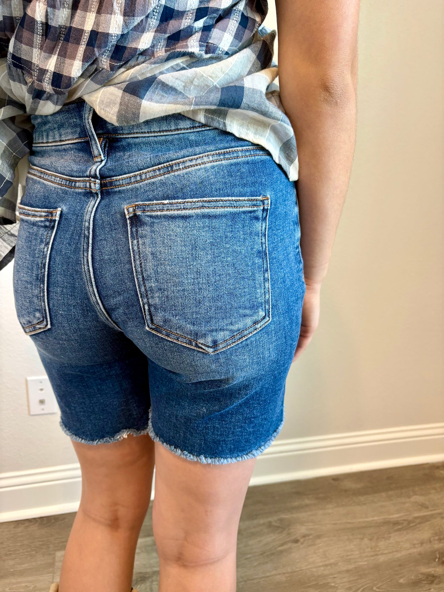 Emmy Mid Lenth Shorts
